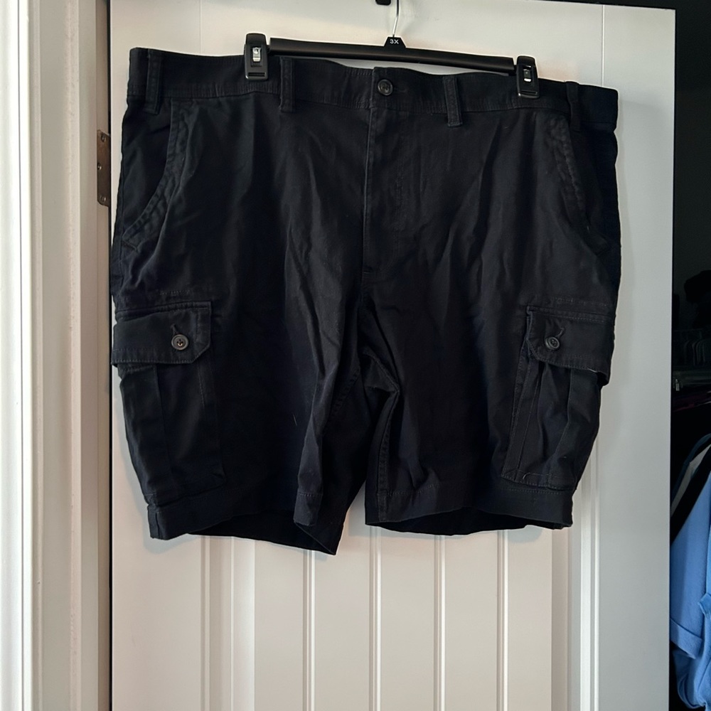 Foundry Men’s black Cargo Shorts Size 50